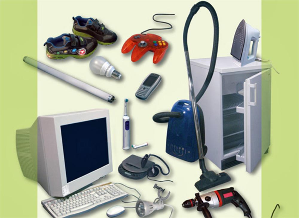 Mehrere Elektrogeräte wie Kühlschrank, PC, Monitor, Lampen, Leuchtmittel, Staubsauger, Bohrmaschine