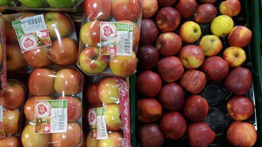 Äpfel in Plastik verpackt