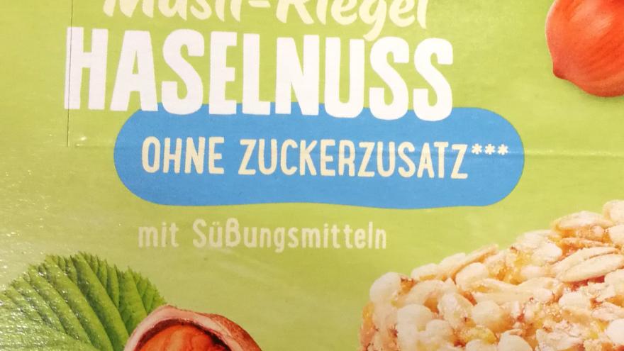 Müsli-Riegel-Verpackung mit der Aufschrift "Ohne Zuckerzusatz"