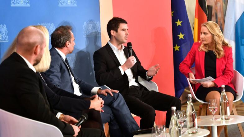 Gesprächsrund zum Festakt 60 Jahre VZ Bayern.